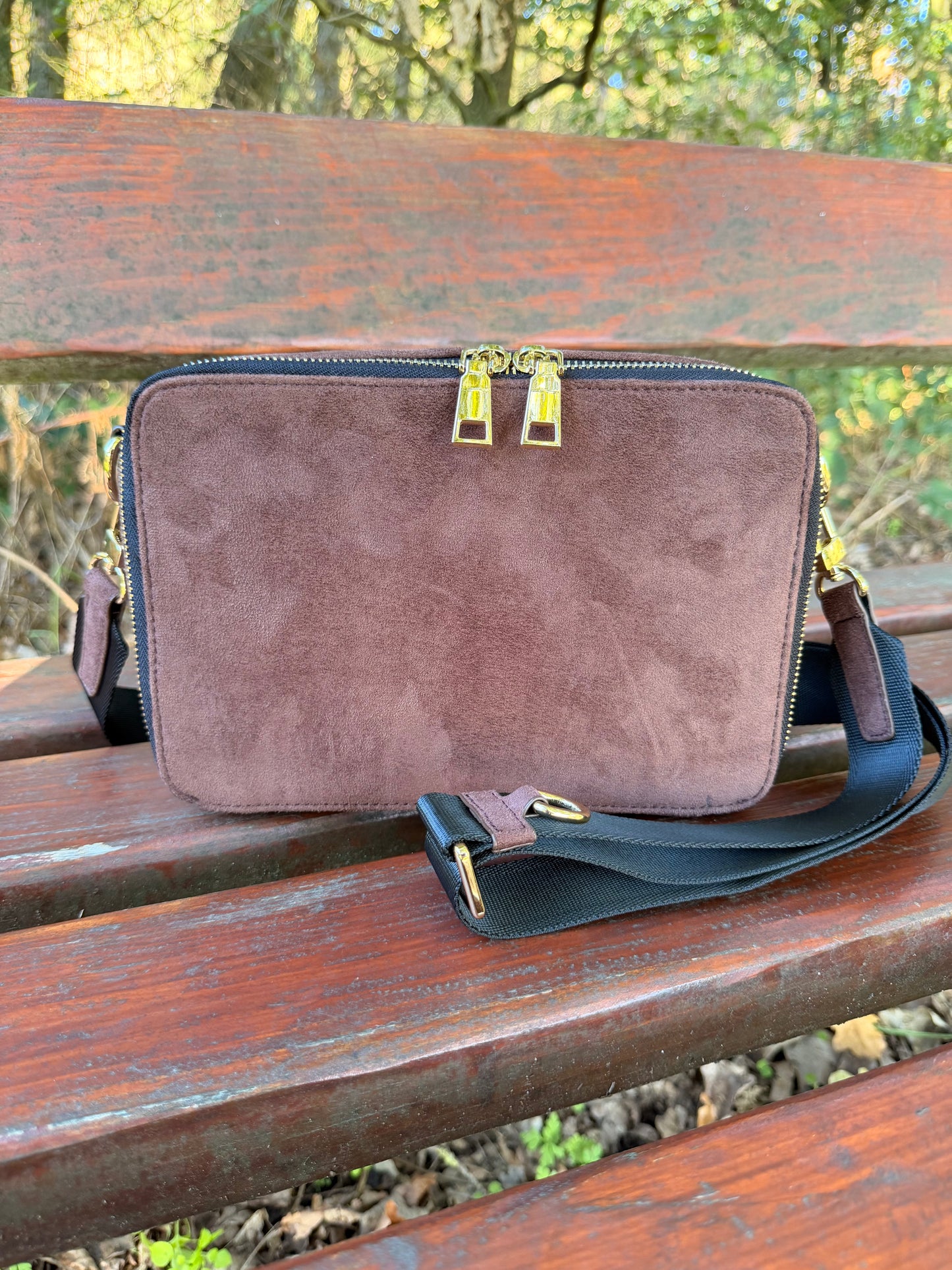 Pre-Order: The E-Reader Handbag Brown & Gold