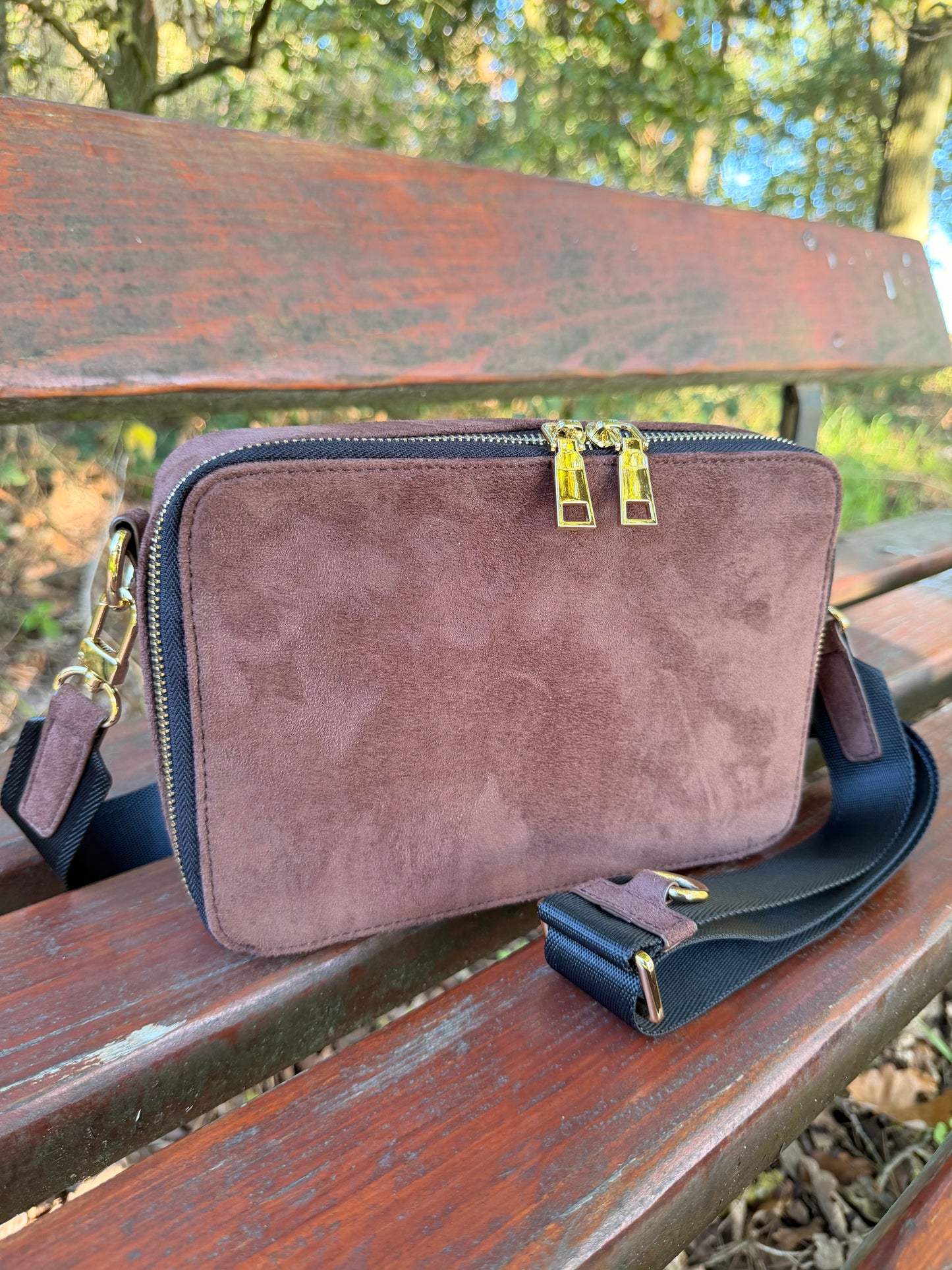 Pre-Order: The E-Reader Handbag Brown & Gold