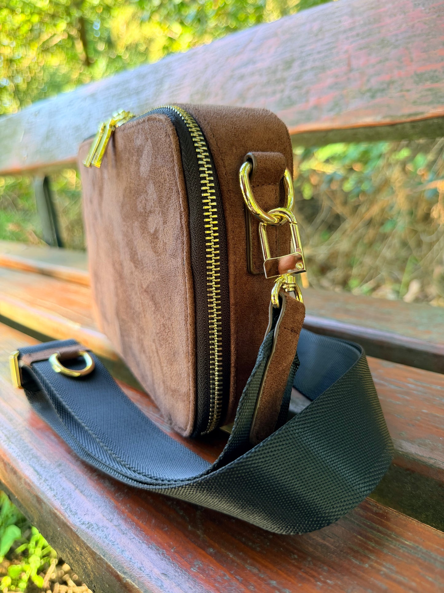 Pre-Order: The E-Reader Handbag Brown & Gold